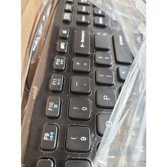 NEW Open Box Amazon Basics Wired Keyboard - Picture 3 of 9
